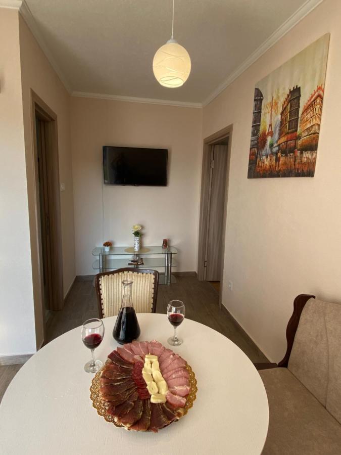 Apartment Lorena Котор Екстериор снимка