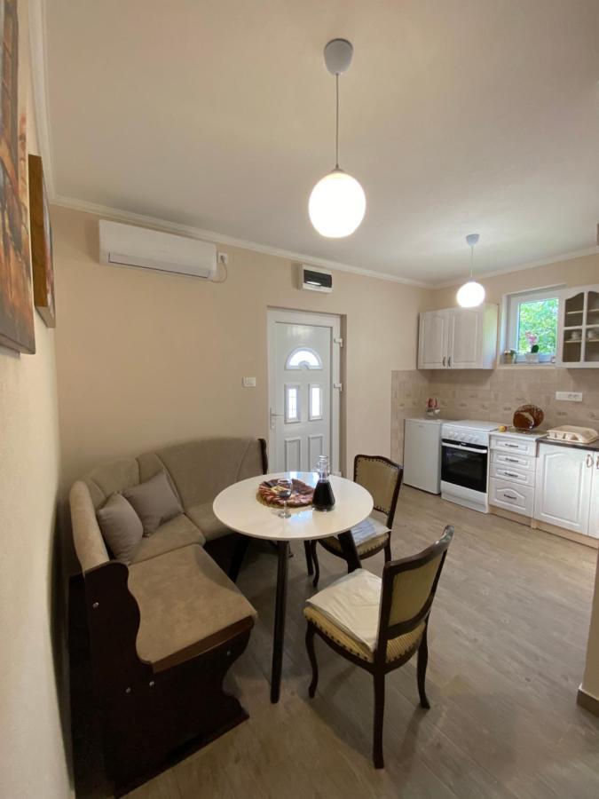 Apartment Lorena Котор Екстериор снимка